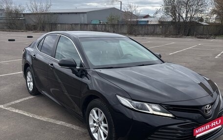 Toyota Camry, 2019 год, 2 200 000 рублей, 2 фотография