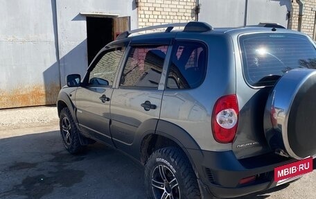 Chevrolet Niva I рестайлинг, 2018 год, 640 000 рублей, 3 фотография