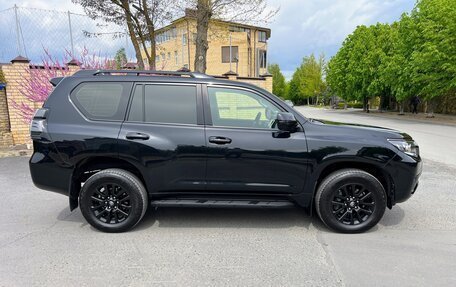 Toyota Land Cruiser Prado 150 рестайлинг 2, 2020 год, 6 350 000 рублей, 5 фотография