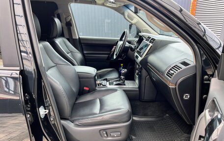 Toyota Land Cruiser Prado 150 рестайлинг 2, 2020 год, 6 350 000 рублей, 19 фотография