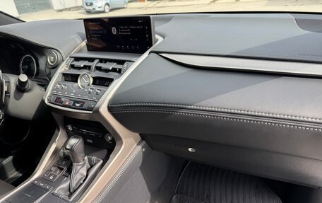 Lexus NX I, 2021 год, 4 300 000 рублей, 14 фотография