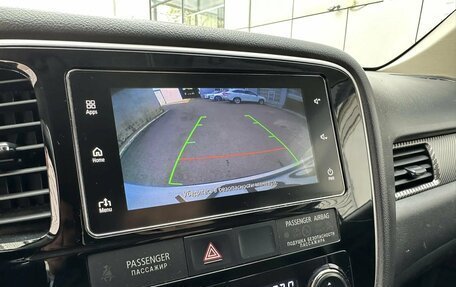 Mitsubishi Outlander III рестайлинг 3, 2018 год, 1 940 000 рублей, 11 фотография