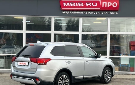 Mitsubishi Outlander III рестайлинг 3, 2019 год, 2 150 000 рублей, 4 фотография