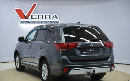 Mitsubishi Outlander III рестайлинг 3, 2019 год, 2 100 000 рублей, 7 фотография
