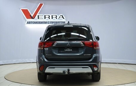 Mitsubishi Outlander III рестайлинг 3, 2019 год, 2 100 000 рублей, 6 фотография
