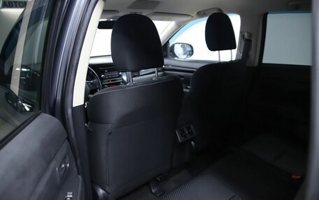 Mitsubishi Outlander III рестайлинг 3, 2019 год, 2 100 000 рублей, 11 фотография