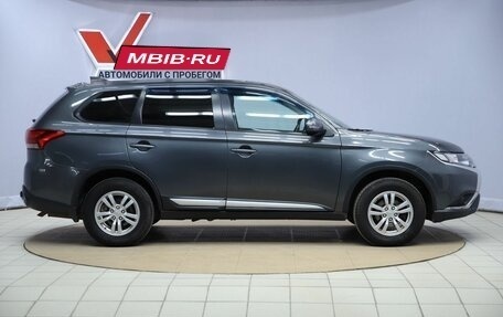 Mitsubishi Outlander III рестайлинг 3, 2019 год, 2 100 000 рублей, 4 фотография
