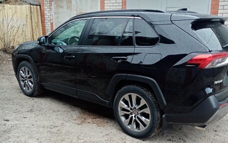 Toyota RAV4, 2021 год, 3 700 000 рублей, 2 фотография