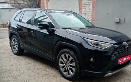 Toyota RAV4, 2021 год, 3 700 000 рублей, 3 фотография
