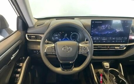 Toyota Highlander, 2025 год, 5 499 000 рублей, 13 фотография