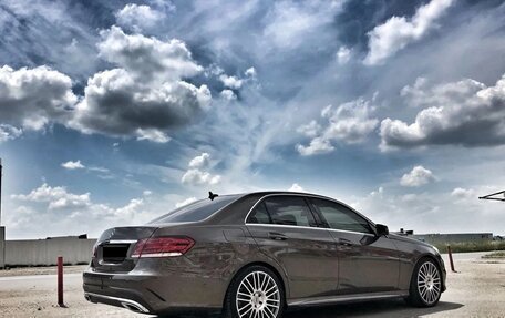 Mercedes-Benz E-Класс, 2015 год, 3 100 000 рублей, 3 фотография