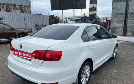 Volkswagen Jetta VI, 2012 год, 750 000 рублей, 2 фотография