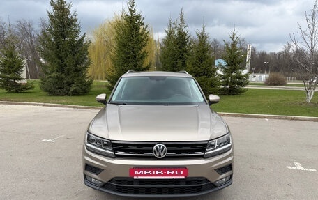 Volkswagen Tiguan II, 2017 год, 2 390 000 рублей, 2 фотография