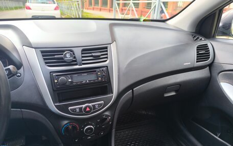 Hyundai Solaris II рестайлинг, 2011 год, 890 000 рублей, 5 фотография