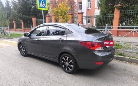Hyundai Solaris II рестайлинг, 2011 год, 890 000 рублей, 2 фотография