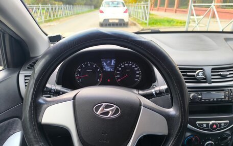 Hyundai Solaris II рестайлинг, 2011 год, 890 000 рублей, 14 фотография