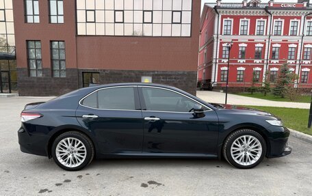 Toyota Camry, 2018 год, 2 999 000 рублей, 5 фотография
