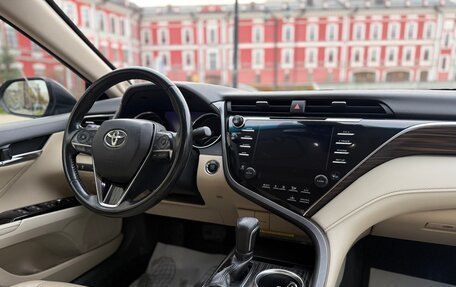 Toyota Camry, 2018 год, 2 999 000 рублей, 12 фотография