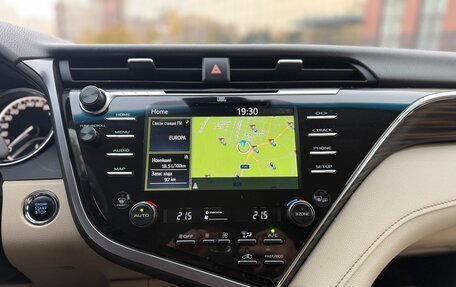 Toyota Camry, 2018 год, 2 999 000 рублей, 18 фотография