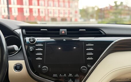 Toyota Camry, 2018 год, 2 999 000 рублей, 14 фотография