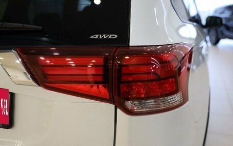 Mitsubishi Outlander III рестайлинг 3, 2019 год, 2 660 000 рублей, 9 фотография