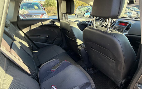 Opel Astra J, 2011 год, 530 000 рублей, 2 фотография