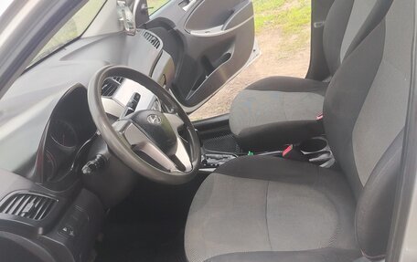 Hyundai Solaris II рестайлинг, 2013 год, 690 000 рублей, 5 фотография