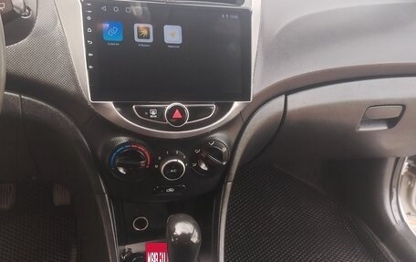 Hyundai Solaris II рестайлинг, 2013 год, 690 000 рублей, 6 фотография
