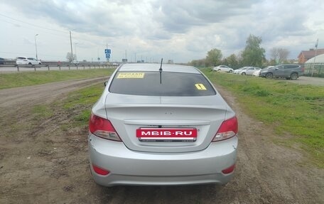 Hyundai Solaris II рестайлинг, 2013 год, 690 000 рублей, 4 фотография