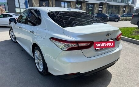 Toyota Camry, 2019 год, 2 800 000 рублей, 4 фотография