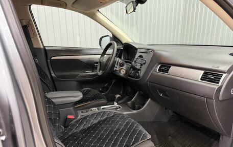 Mitsubishi Outlander III рестайлинг 3, 2012 год, 1 170 000 рублей, 9 фотография
