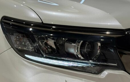 Toyota Land Cruiser Prado 150 рестайлинг 2, 2020 год, 6 900 000 рублей, 9 фотография
