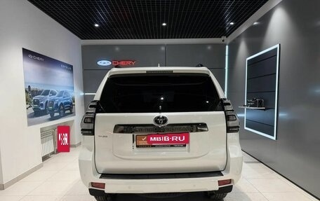 Toyota Land Cruiser Prado 150 рестайлинг 2, 2020 год, 6 900 000 рублей, 5 фотография