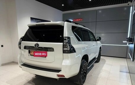 Toyota Land Cruiser Prado 150 рестайлинг 2, 2020 год, 6 900 000 рублей, 6 фотография