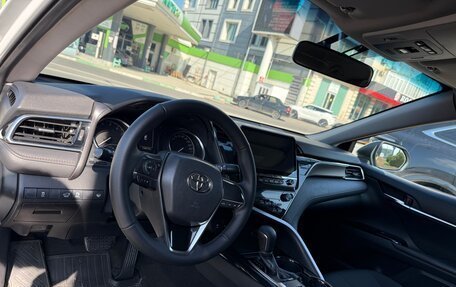 Toyota Camry, 2019 год, 2 100 000 рублей, 4 фотография