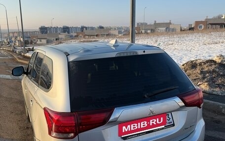 Mitsubishi Outlander III рестайлинг 3, 2018 год, 1 999 900 рублей, 5 фотография