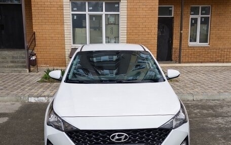 Hyundai Solaris II рестайлинг, 2021 год, 1 620 000 рублей, 1 фотография