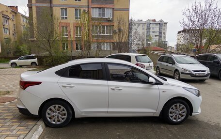 Hyundai Solaris II рестайлинг, 2021 год, 1 620 000 рублей, 5 фотография