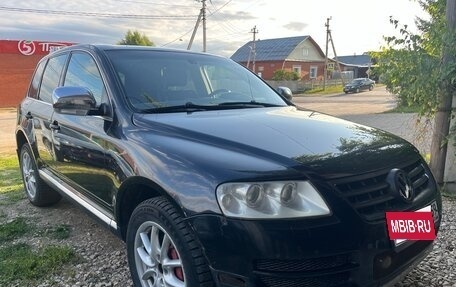 Volkswagen Touareg III, 2003 год, 850 000 рублей, 2 фотография