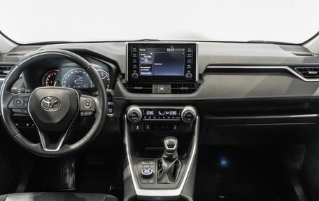 Toyota RAV4, 2020 год, 3 588 000 рублей, 6 фотография