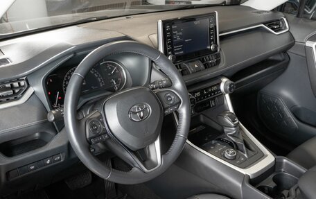 Toyota RAV4, 2020 год, 3 588 000 рублей, 5 фотография
