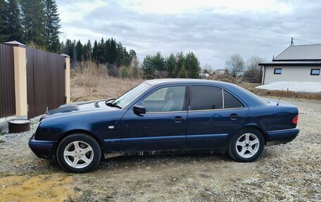 Mercedes-Benz E-Класс, 1997 год, 475 000 рублей, 2 фотография