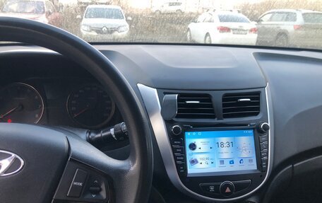 Hyundai Solaris II рестайлинг, 2016 год, 650 000 рублей, 5 фотография