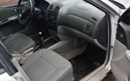 Mazda 323, 2001 год, 105 000 рублей, 2 фотография