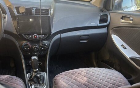 Hyundai Solaris II рестайлинг, 2013 год, 520 000 рублей, 4 фотография
