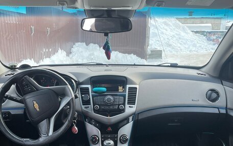 Chevrolet Cruze II, 2011 год, 850 000 рублей, 2 фотография