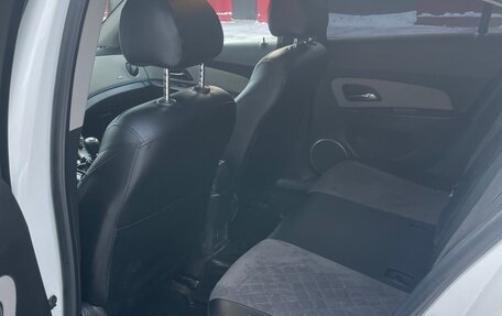 Chevrolet Cruze II, 2011 год, 850 000 рублей, 3 фотография