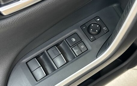 Toyota RAV4, 2019 год, 2 890 000 рублей, 16 фотография