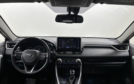 Toyota RAV4, 2019 год, 2 890 000 рублей, 17 фотография