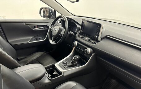 Toyota RAV4, 2019 год, 2 890 000 рублей, 12 фотография